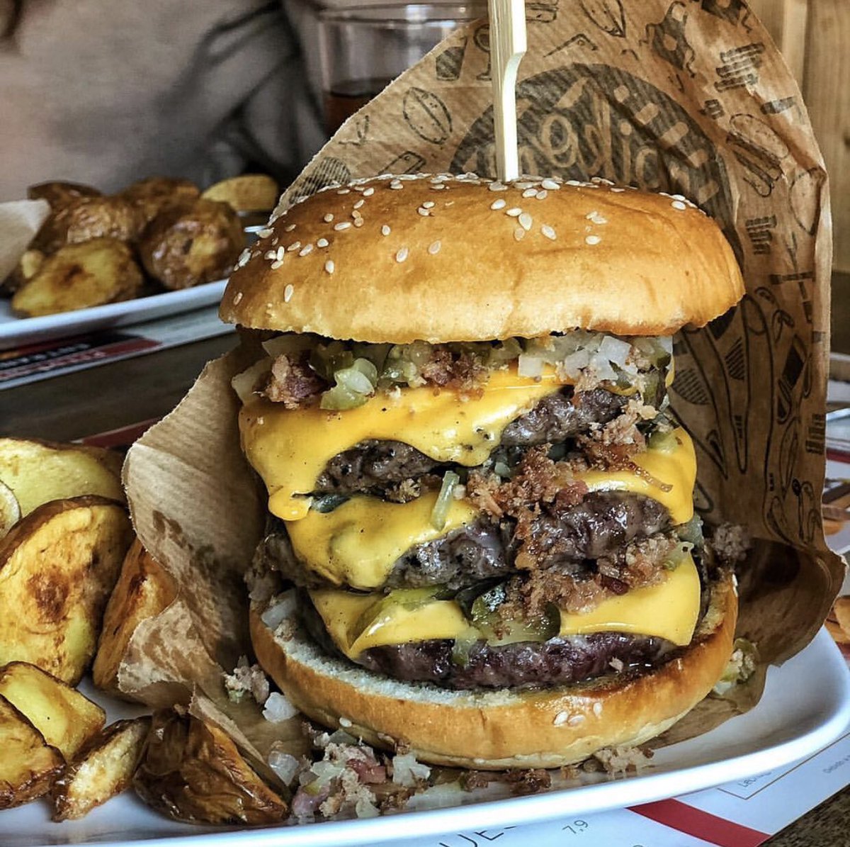 goiko's tweet photo. RT si tú también piensas que el placer se multipla x3 con una Threeler 🤤🤤🤤¡Viva la #OperacionGoikini! https://t.co/HPYhfokE9T