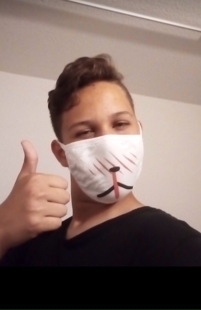 __LIGHTLIFE's tweet photo. Mon pote ressemble un peu à @JoycaOff quand même non https://t.co/D1HSqDGRjI
