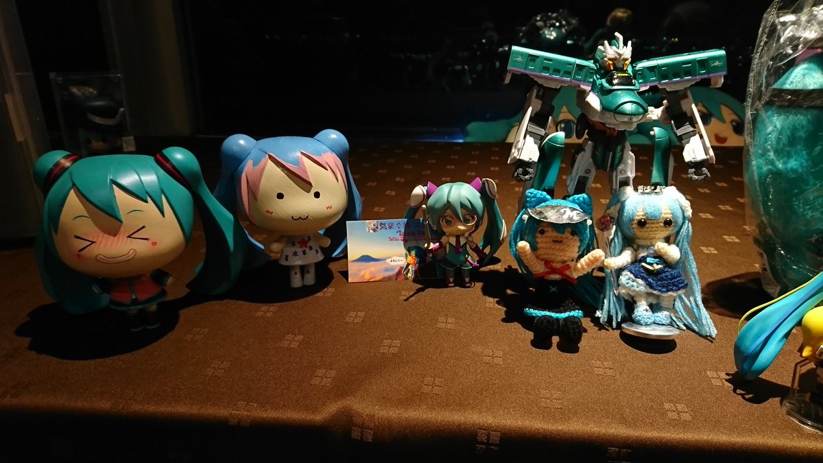 PninaritaiYUKKE's tweet photo. 少し離れてる間になんかグレードアップしていたのでねこみみちゃんとリノちゃんも登場です♪
#ツナガルミライ #Omiku
#あみプラ #りかちのアトリエ https://t.co/NZLAFBzUGk