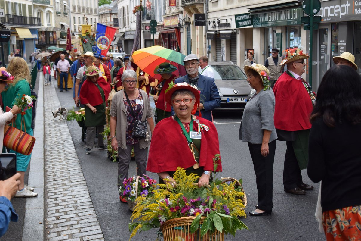 On célèbre aujourd'hui le 100e anniversaire des jardins familiaux à #Fontainebleau !🌿🌷