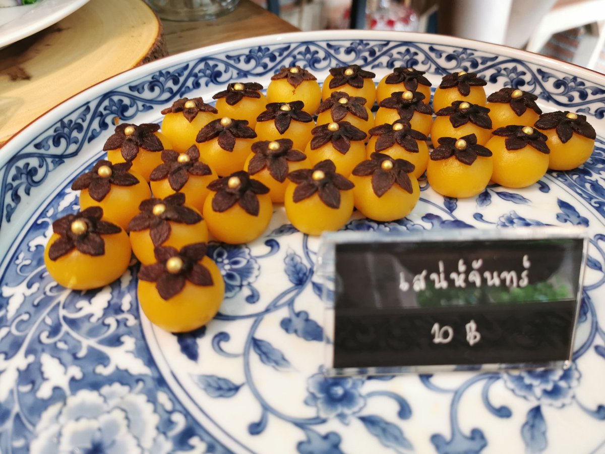 Chanee_Chobteaw's tweet photo. ร้านชฎา คาเฟ่ขนมไทยๆ ใกล้ๆกรุงเทพฯ เข้าซอยพุทธมณฑล สาย7 และเลี้ยวไปทางวัดหอมเกล็ด ขอบอกว่าขนมน่ากินมากๆ @ReviewAroii @reviewcoffeeth @aroii @aroypaidaek @mmkdishes #อร่อยบอกต่อ #อร่อยไปเเดก #คาเฟ่ #ชะนีชอบเที่ยว #chanee_chobteaw https://t.co/C3X2VZb2xb