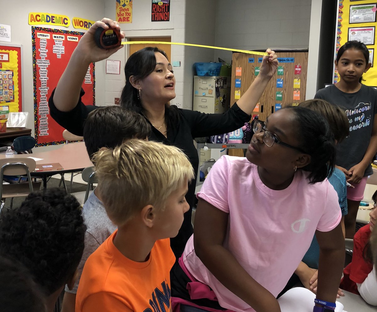 ShellyCompton03's tweet photo. Thank you, Mrs. Montoya, for sharing your experiences as an architect @HEShurricanes #areaperimeter https://t.co/TFs95QqvCS