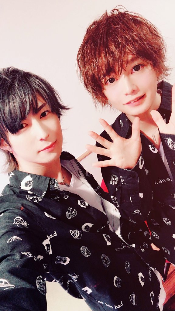 MORITA_YUUKI's tweet photo. 今日もライブありがとうございました✨
写真は今日一緒だったSAYbe.と📷✌️
本日のセトリ🎵
①雨夜の月
②Just be myself
③ROSY ROSA ROSY
④Seasons
⑤Bad LuckはNo way
⑥僕でいいなら
⑦challenger!!!
⑧WILD SURVIVOR
⑨everlasting ties
⑩天使の翼
⑪GREEN FOREST GREEN
⑫アンフィニSPメドレー https://t.co/1jJQSBiMCc