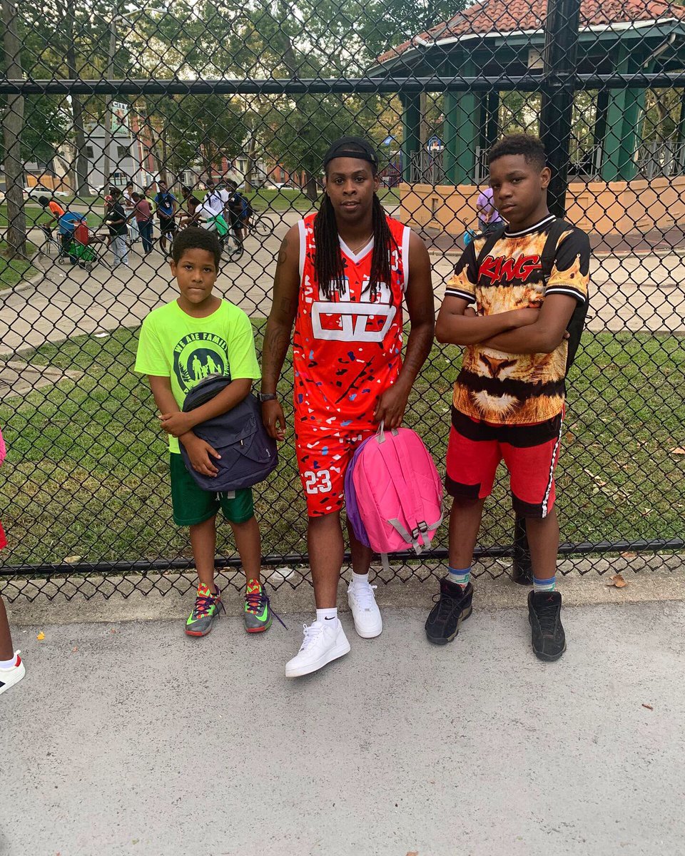 BreeBey's tweet photo. #breebeygear Back 2 School Give Back !!! It's Was Successful. I APPRECIATE EVERYONE WHO CAME OUT β€οΈπ―
Ps: 10 bookbags left if any kid want one !!! Some of the photos from yesterday
#back2schoolgiveback #jerseycitynj https://t.co/R9wrhMeV4c
