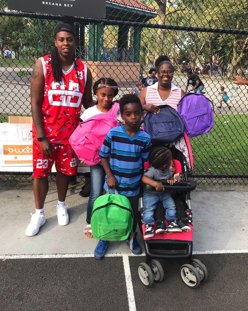 BreeBey's tweet photo. #breebeygear Back 2 School Give Back !!! It's Was Successful. I APPRECIATE EVERYONE WHO CAME OUT β€οΈπ―
Ps: 10 bookbags left if any kid want one !!! Some of the photos from yesterday
#back2schoolgiveback #jerseycitynj https://t.co/R9wrhMeV4c