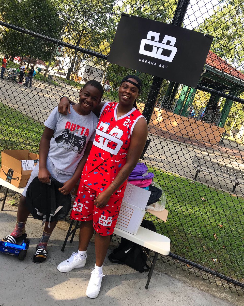 BreeBey's tweet photo. #breebeygear Back 2 School Give Back !!! It's Was Successful. I APPRECIATE EVERYONE WHO CAME OUT β€οΈπ―
Ps: 10 bookbags left if any kid want one !!! Some of the photos from yesterday
#back2schoolgiveback #jerseycitynj https://t.co/44oMSgc42T