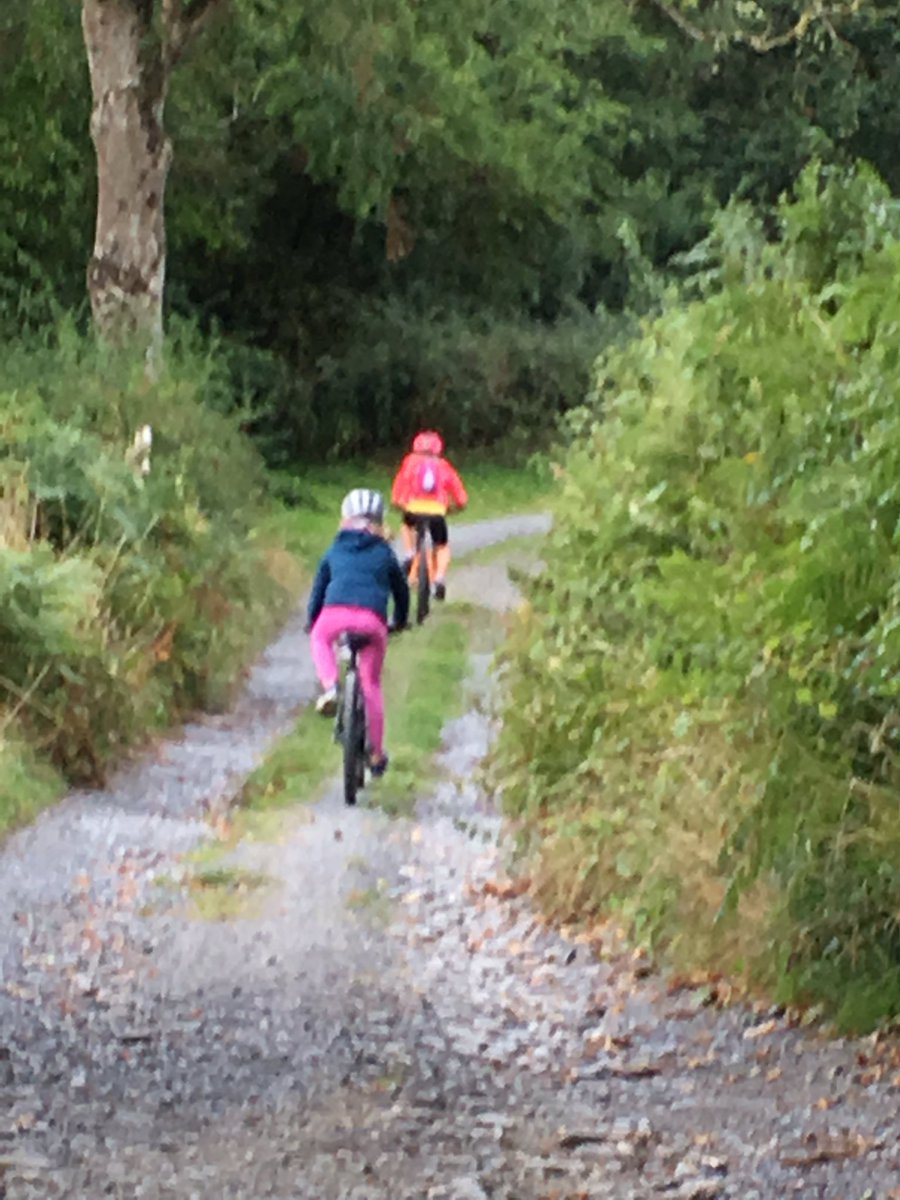 Fe enillodd Cari <a href="/YsgolGymraeg/">Ysgol Gymraeg Aberystwyth</a> daleb ar gyfer taith seiclo ar hyd yr Afon Ystwyth. Ma hi ai ffrindiau wedi cael diwrnod ffab yn beicio a darganfod bywyd natur #joio #seiclo #cymru