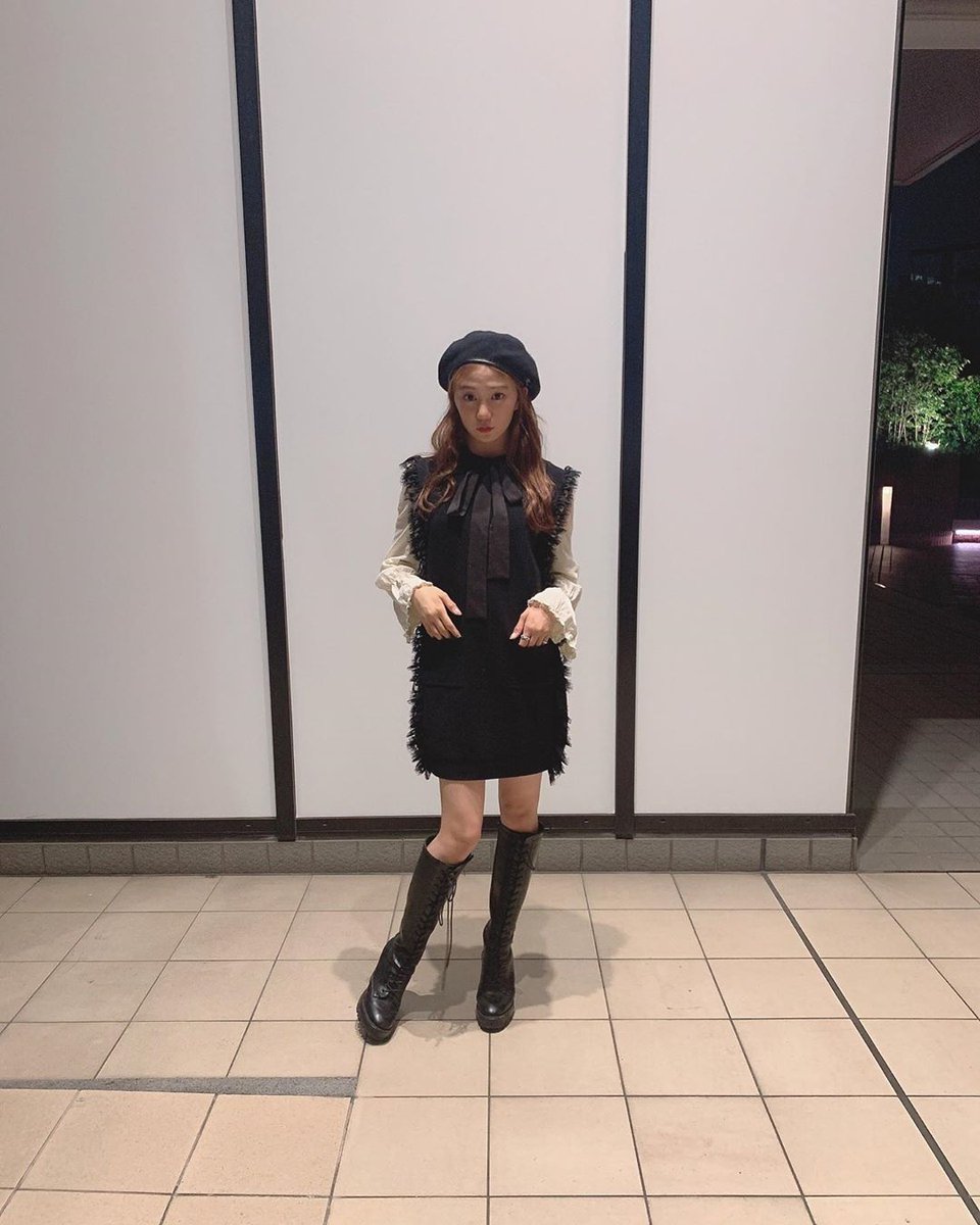 EbcInsta's tweet photo. 星名美怜のインスタが更新されました。(自動投稿) https://t.co/wgaERBnDsS
♥♥♥ ㅤㅤㅤ . ㅤㅤㅤ #mireinocode ㅤㅤㅤ ㅤㅤㅤ モノトーン秋コーデ♥♥ . ㅤㅤㅤ #mireinsta ㅤㅤㅤ #ootd #ootdf
2019/09/01 21:45 #エビ中 https://t.co/naqudvacWJ