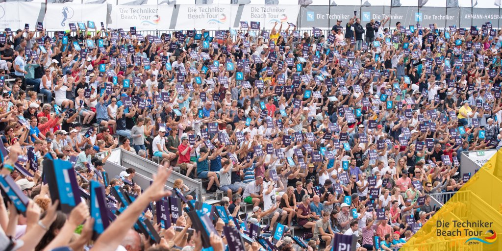 Die Ahmann-Hager-Arena steht Kopf! Auf geht´s in den Tiebreak zwischen Poniewaz² und Erdmann/Winter!🙌🏻
📺 <a href="/ProSiebenMAXX/">ProSieben MAXX</a> 
🎦bit.ly/ranLivestreamD…

#DMTimmendorf #BeachVolleyball #TechnikerBeachTour