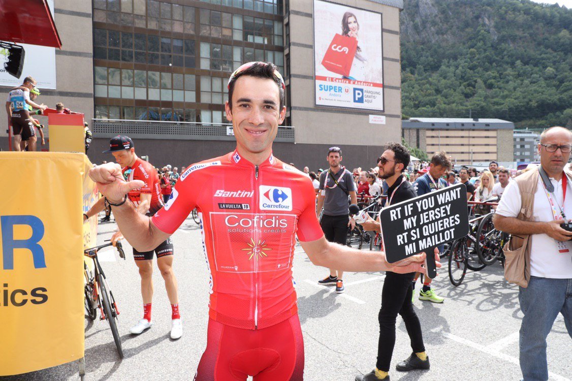 🇪🇸 Gana el maillot del líder ❤️ LA ROJA 
¡Sorteamos uno cada etapa!
➡️ RT + FOLLOW para participar.

🇬🇧 Win the leader's jersey ❤️ LA ROJA
We giveaway one per stage!
➡️ RT + FOLLOW La Vuelta to enter.