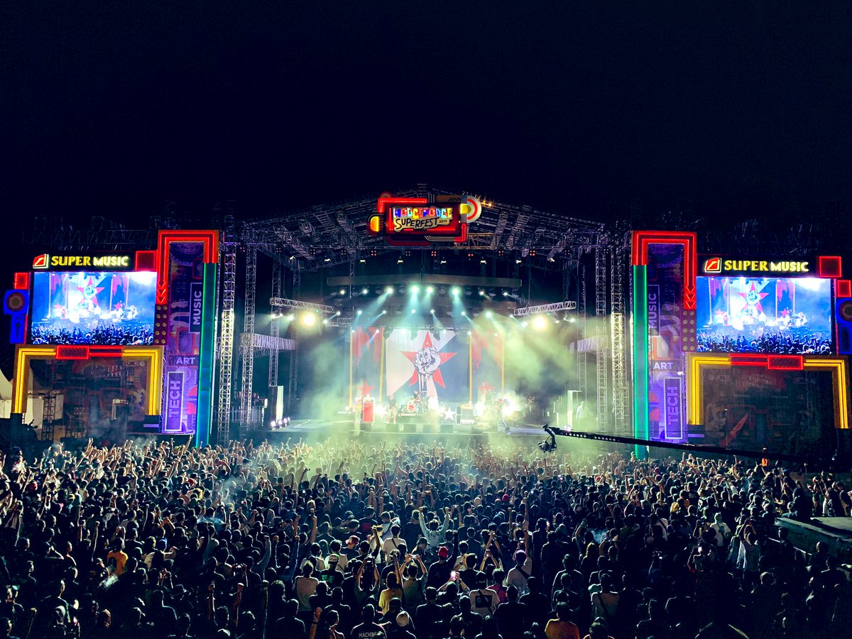 bbi_daily's tweet image. Gempuran penuh tenaga dari @prophetsofrage di @hodgepodgefest membuka set dengan “Prophets of Rage”, “Testify”, “Unfuck The World”, “Hail To The Chief”, “Know Your Enemy”, “Heart Afire” dan “Take The Power Back.”
#ProphetsofRage #billboardid #hpsf19 #hodgepodgesuperfest2019
