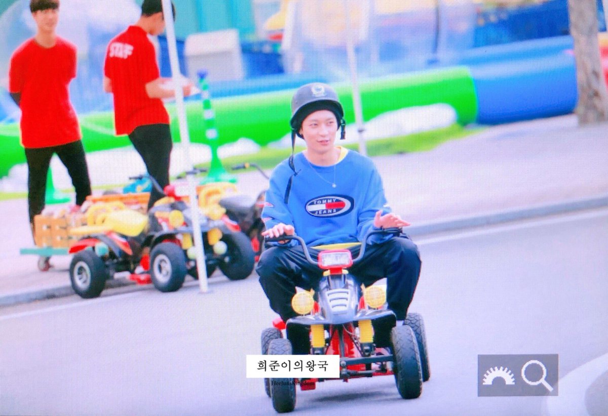 HeeJunsKingdom's tweet photo. 190831
#크나큰 #KNK #오희준 #희준 #희준짱짱 #HEEJUN #ヒジュン 
오뽜 차 뽑았다 🚗 https://t.co/wG4Z8Guxxu