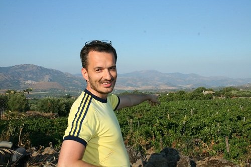 Marco_K18's tweet photo. Il futuro dell'#Etna del #vino/14. #Calabretta: “Troppe bottiglie? No, resteremo una nicchia” https://t.co/deIcFxgQCF
@cronachedigusto
#Wine #enonauti #winelover #enoturismo #Sicilia https://t.co/zgLMcguUPk