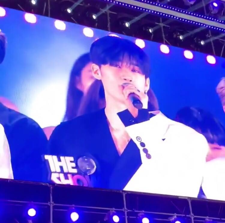zinnia_zz's tweet photo. 🔸INFINITE got their first win on September 1st.
🔸Han Seungwoo got his first win on September 1st.
ohhh this Inspirit-Alice is not cryingggggg 😭
#INFINITE #INFINITE1stWIN #BeMine #BeMine_1stWin #1stWin #HanSeungwoo #X1 #Flash1stWin #Flash #Inspirit #Alice https://t.co/BmLpRFp8Mh
