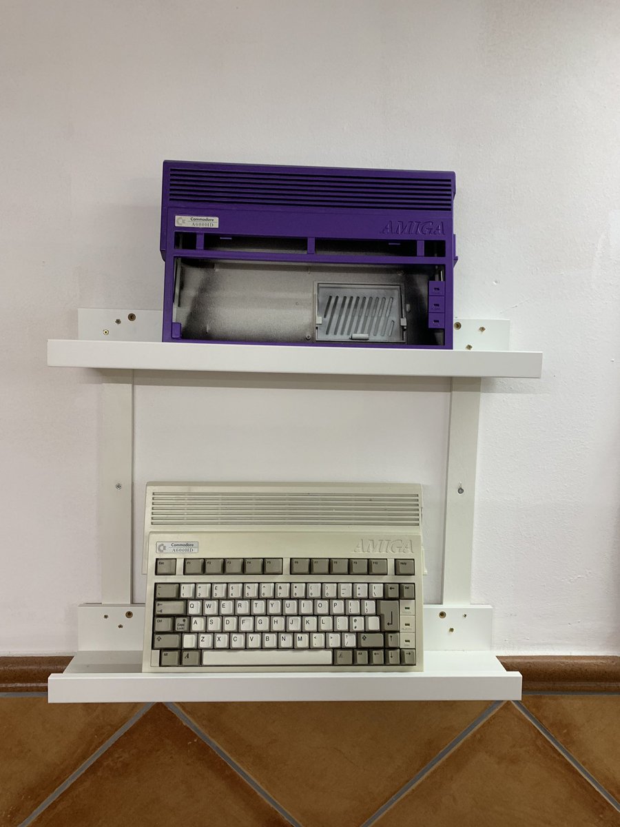 fidelware's tweet photo. Por fin empiezo a montar mi mundo retro, zona ludica y taller.
Busco sugerencias de montaje y equipamiento
😊 #retro #commodore #preservación #commodorespain #Amiga https://t.co/QJS7haUOC5