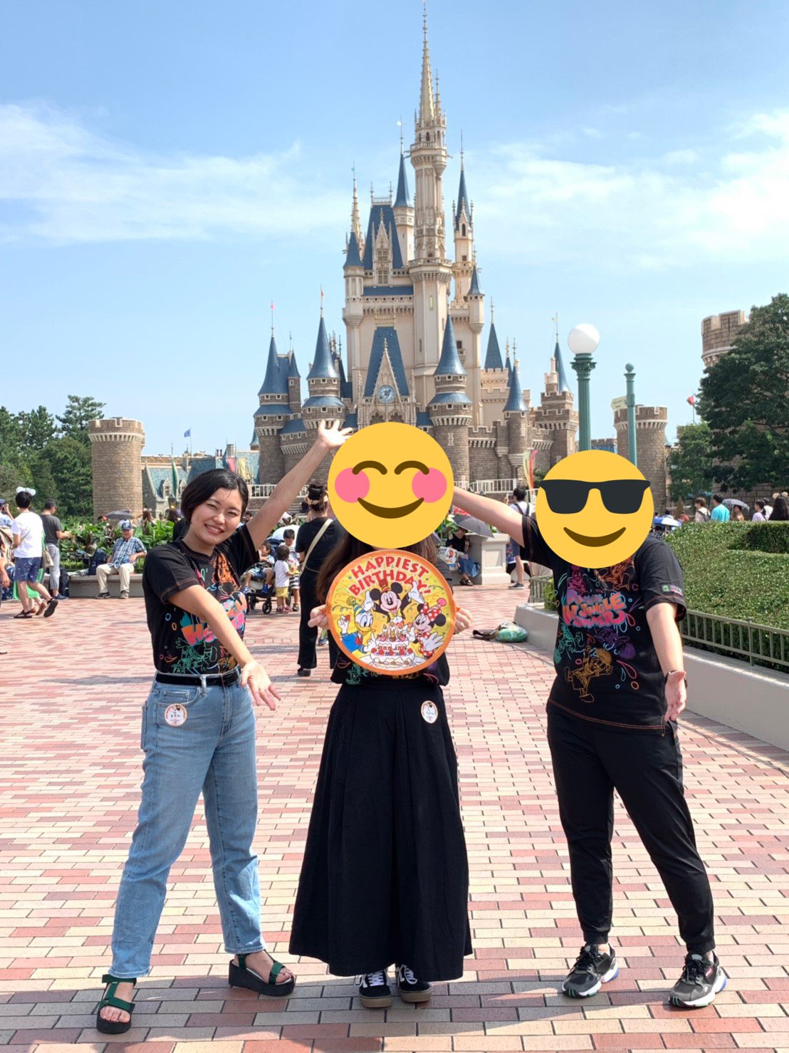 土井結貴 毎年恒例 セプテンバーバースデー3人娘でディズニーランドへ なんとも言えないダサいポーズwとか言いながらワイワイ楽しい一日だった 長い付き合いの2人と今年も祝えてよかった T Co 2xsg8xmi5x Twitter