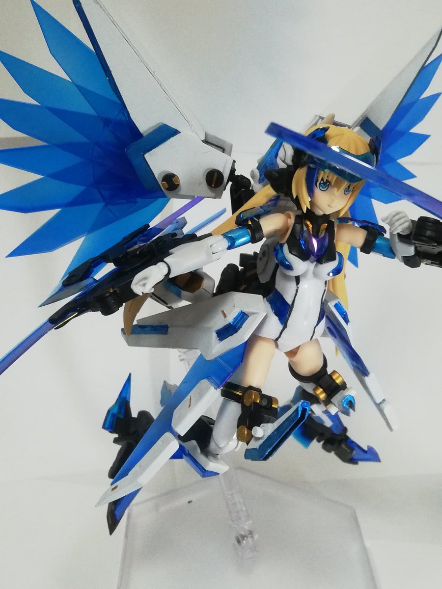 そーま カストルム改造開始 A Twitter 初めての改造 プラ板工作 塗装 初めての家の子 完成しました フレズヴェルク アーテル アルアです アルアは近接 スピード特化型であり とあるモードを使うとさらに強化されます 四枚目 以下リプに続きます