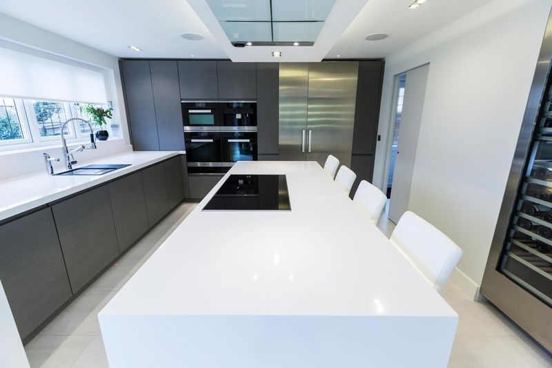 intervari's tweet image. How about a beautiful kitchen to go with your beautiful home? Here's one we completed in Berkhamsted. See our full gallery here: buff.ly/2KARZ1J #interiordesign