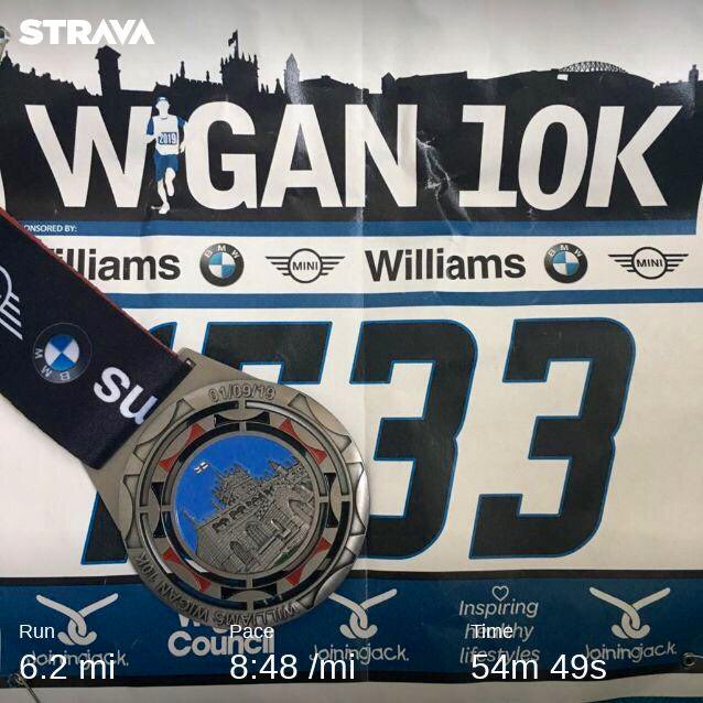 LeaMarieMc's tweet image. Very proud of this one today!
Been chasing a sub60 for a while and haven’t done a 10k since Feb! Came in well under target with both a 5k&amp;amp;10kPB! Next up... GNR! 

#MMR111/112 #MMRun #DontBeShitBeFit #wigan10k