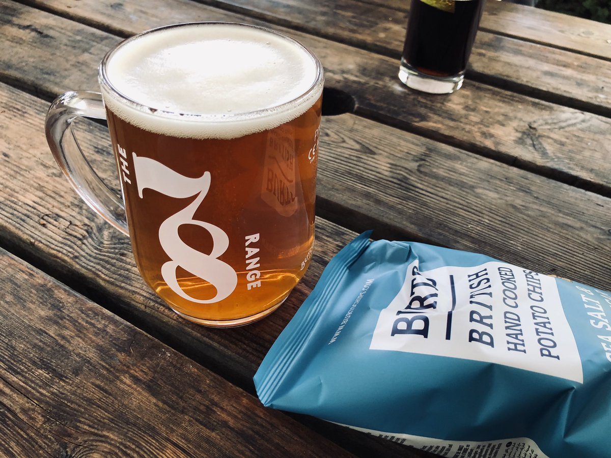 darkbreed's tweet photo. Proper pint mug! #Beeses https://t.co/BjKxzMkgYj