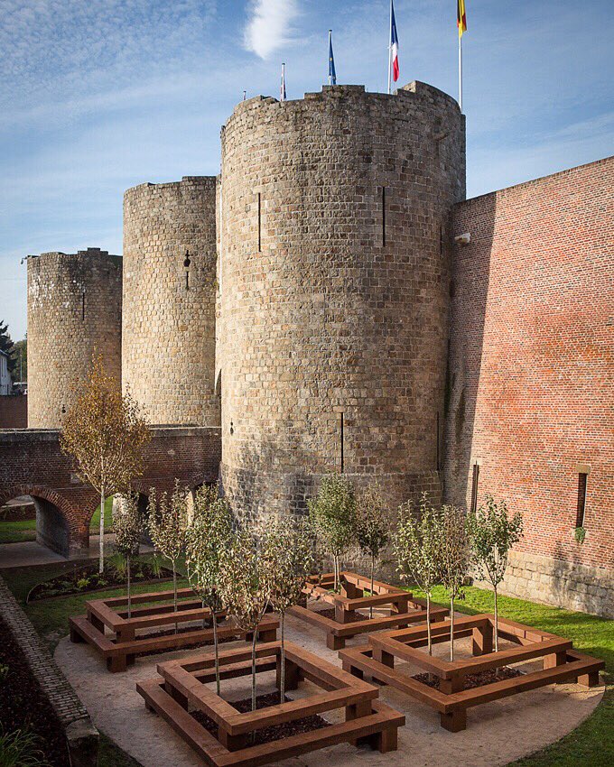 DoneganGardens's tweet photo. Details: Inauguration of Irish WW1 Centenary Jardin de la Paix peace garden Péronne, France, located in the moat of @historial1418 realised w/ @art_jardins 
FB link: https://t.co/GdyCMwZbUU https://t.co/LUKJDGUIGU