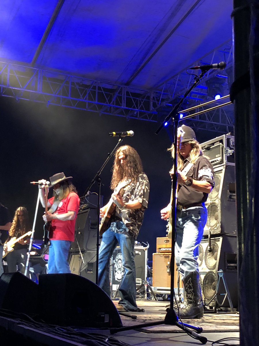 Amyknipp's tweet photo. One of the BEST weekends of the year!  #SantaCaliGon2019. Family time, Wynona, Edge Of Forever, Whitey Morgan.   Prairie Moon Band on the Community stage at 7:30 tonight!! https://t.co/coKHWHnWZ8