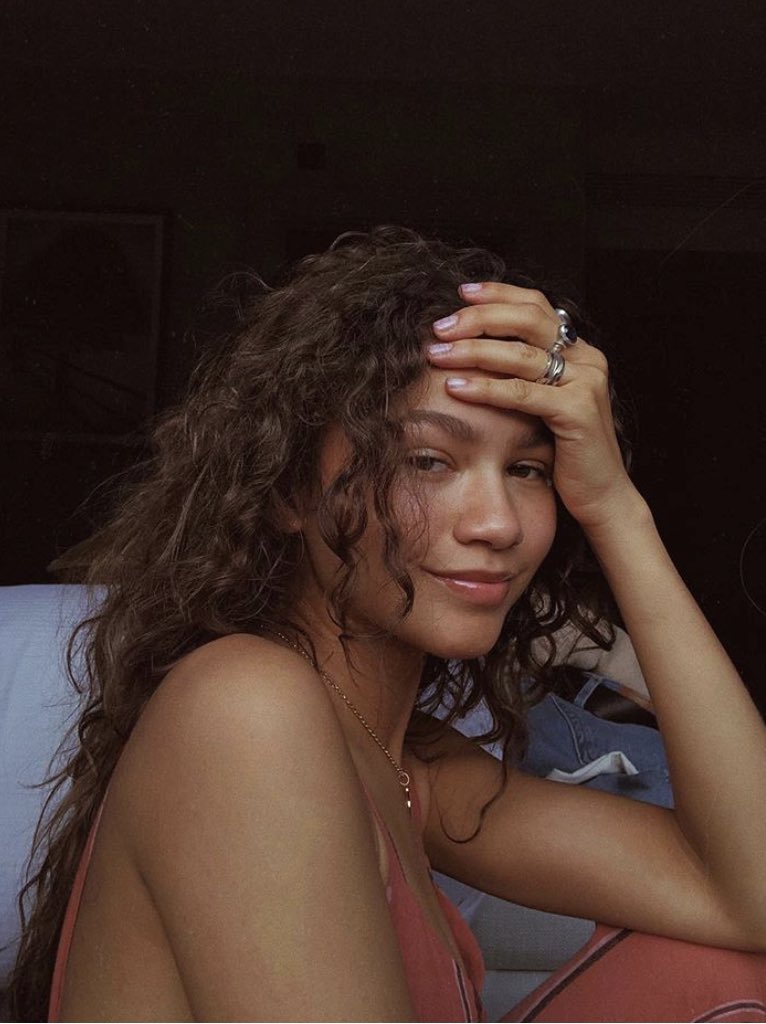 strangerthcr's tweet photo. happy birthday to an absolute icon. it has been amazing to grow up with you and see the incredible woman you’ve become. you excel in everything you do. thank you for using your platform to educate and spread awareness on what matters. love you bad bitch #HappyBirthdayZendaya https://t.co/uzHs4V09gw