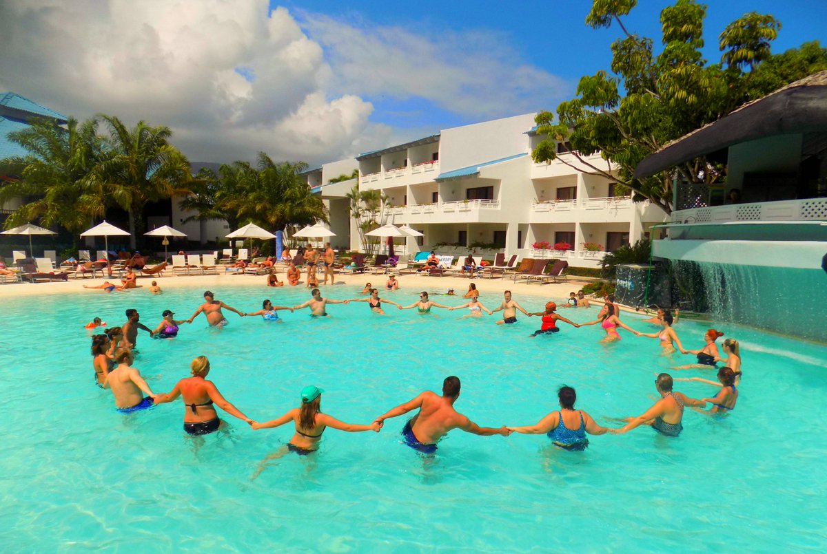 SunscapePuertoP's tweet photo. Relax your muscles and prepare your body for the #UnlimitedFun with a water stretching session in the pool at #SunscapePuertoPlata! Meet us at 9:30 a.m. #SunscapeEntertainment https://t.co/wQmY7bfBHy