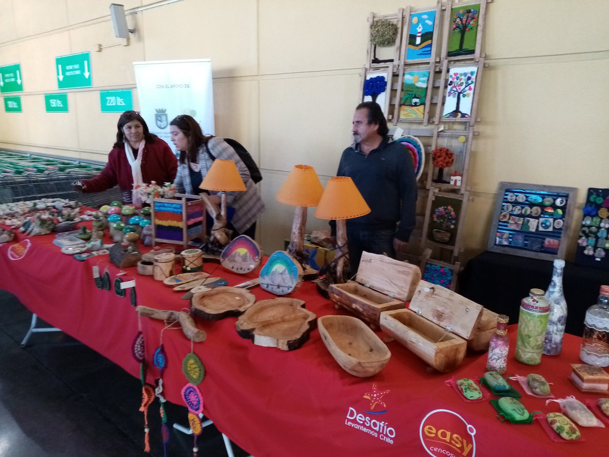 jotabatlle's tweet photo. Si puede vaya a darse una vuelta y apoye comprando algún producto de un grupo de emprendedoras de Quintero. Están en la Feria local del Easy de Barón en Valparaíso. #ProgramaJefasDeHogar https://t.co/1qvW9Ct459
