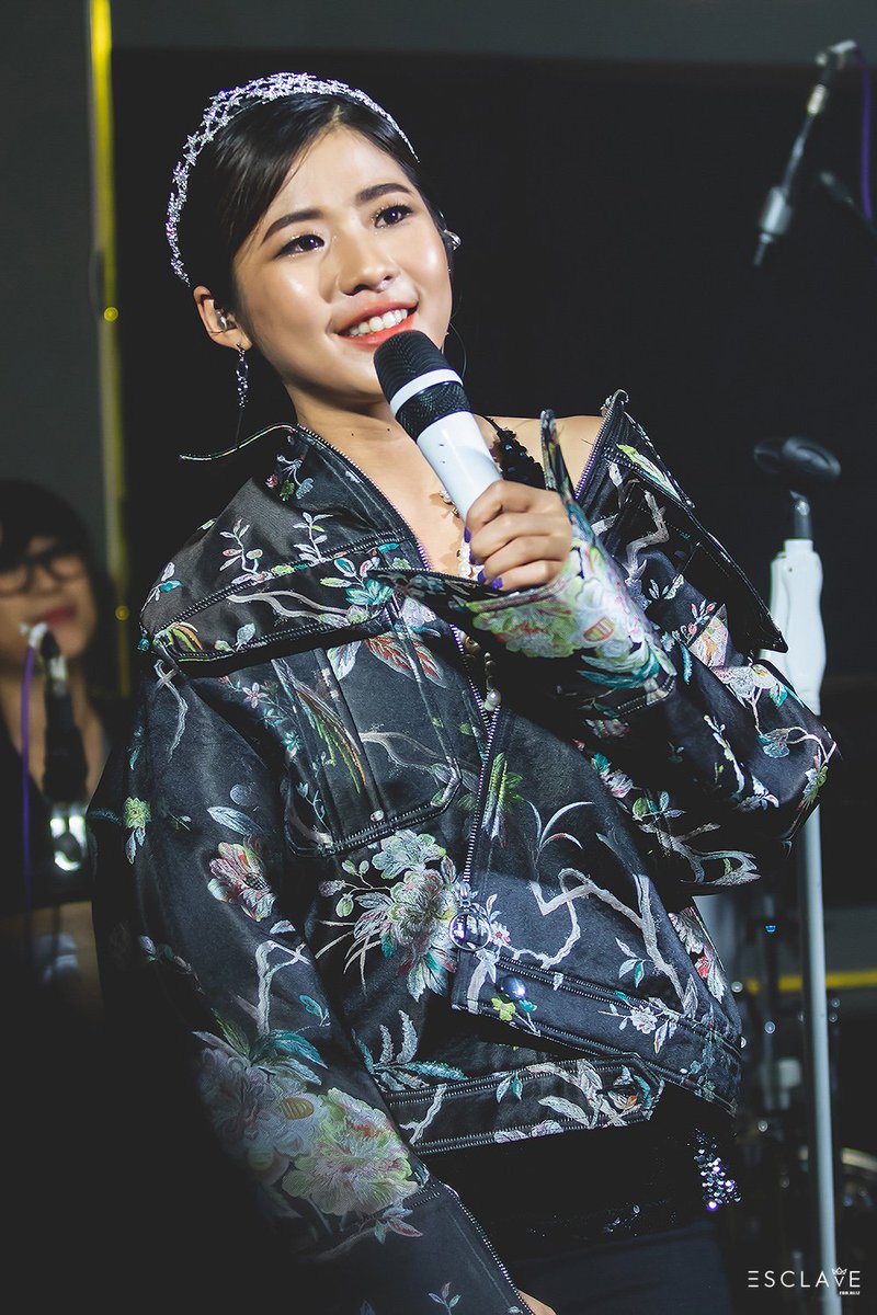 AlizEsclave's tweet photo. - Nam Aliz 🎤-
📍 THOR
DATE : 28/08/2019
#LoveAtFirstRock
#ALIZ #ALIZband #MuzikMoveRecords #MuzikMove https://t.co/Rz26VRIj6d
