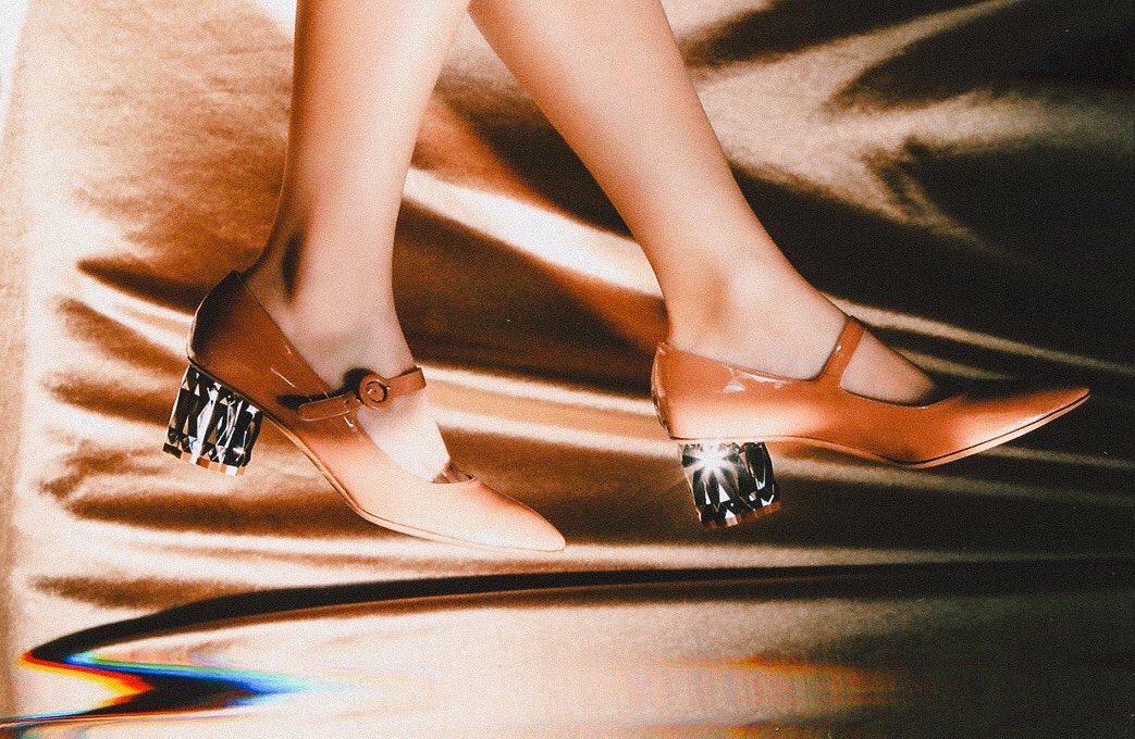 𝐒𝐚𝐥𝐯𝐚𝐭𝐨𝐫𝐞 𝐅𝐞𝐫𝐫𝐚𝐠𝐚𝐦𝐨: Refracted Heel collection (@ferragamo).⁣
⁣
☞ Read the full article in the ‘Dolce Vita. Style &amp; Fashion’ section on the magazine.

#FerragamoAW19 #RefractedHeel
excellencemagazine.luxury/2019/08/salvat…