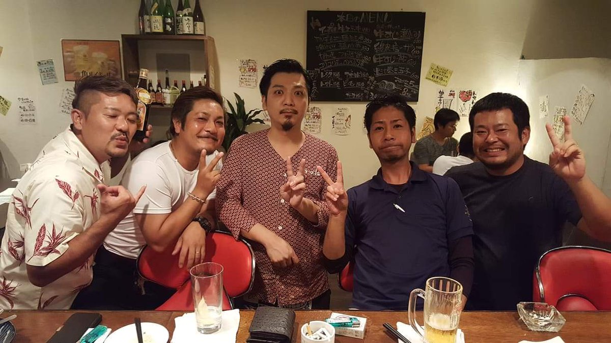 たか 浪漫酒場いっぽ 沖縄人って 顔が濃いって言うよね よく 沖縄顔 って県外の方から 言われるフレーズ この写真は 県外の方が並べた 左から顔が濃い順です