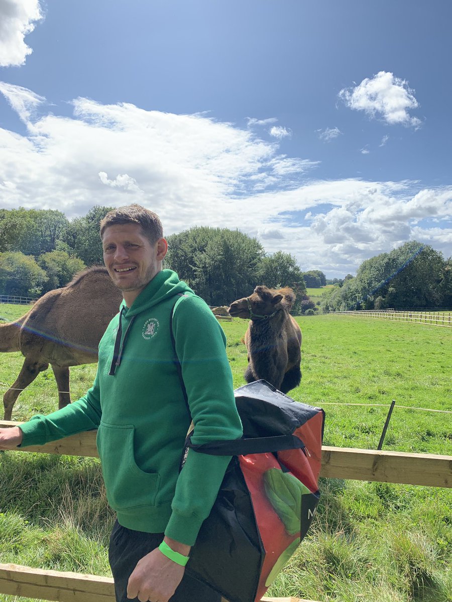 gaznlou's tweet photo. Think @bigtarps has got the hump! #heythropzoo https://t.co/YqQACfWAZ0