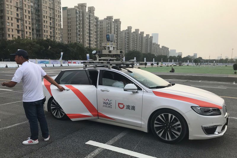 OnlineHedgeClub's tweet photo. 🇨🇳Ride-hailing giant #Didi #Chuxing plans to start using #selfdriving vehicles to pick up passengers in a district of #Shanghai city and hopes to expand the scheme outside China by 2021.
#onlinehedgeclub #global #society #charity #blockchain #bitcoin #btc #share #ai #news #hitech https://t.co/DY26woHkPl