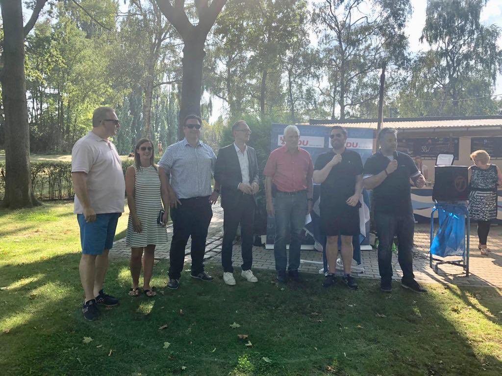 BenjaminFritz19's tweet photo. Gestern fand der traditionelle sportpolitische Empfang der @CDU_BlnMitte statt! Eine tolle Möglichkeit mit den Sportvereinen unseres Bezirks ins Gespräch zu kommen! #sportpolitik #cdumitte #ploetzensee #scwedding https://t.co/kUv55dJ2kR