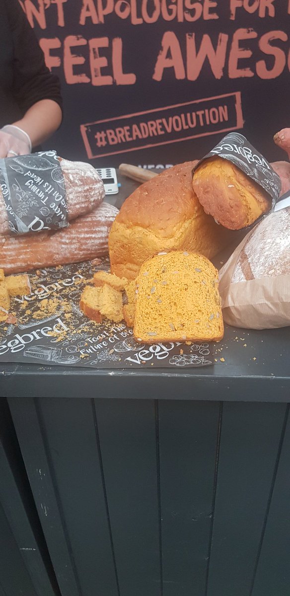 comedyjohnryan's tweet photo. #breadrevolution @vegbread highlight of #brunchfest good people great food! @gllp https://t.co/mEiCMbLxbj
