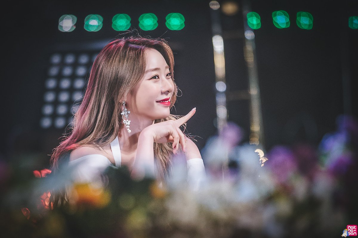 nakhasan22's tweet photo. 190831 추풍령가요제 연정

#영동군민운동장
#유연정 #연정 #YEONJUNG #우주소녀 #WJSN https://t.co/p7QaC4JCyN