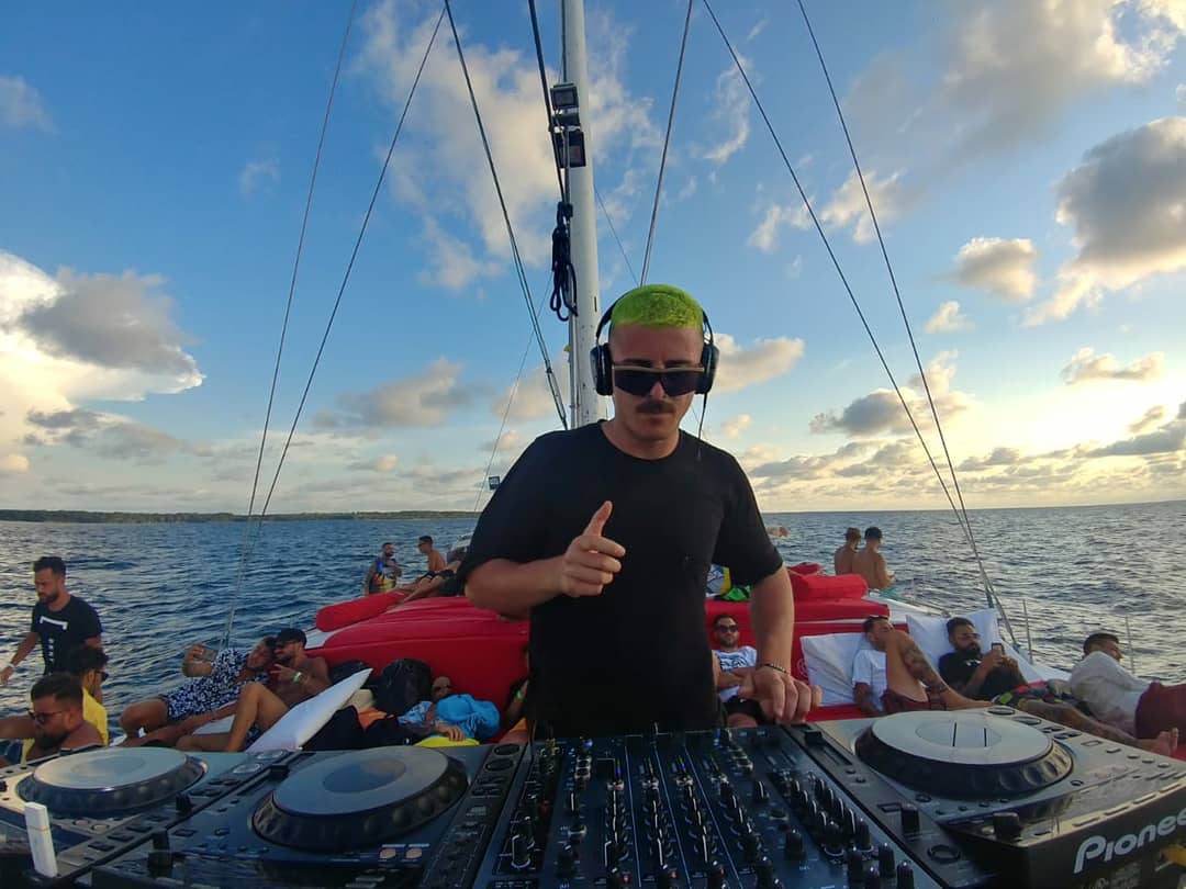 fotos de #CatamaranParty 2019 en Cartagena 🇨🇴 
.
.
.
#music #love #dj #art #musician #musica #artist #dance #follow #party #like #instagood #live #livemusic #instagram #concert #song #photography #instamusic #producer  #fashion #newmusic #band #cartagena #colombia