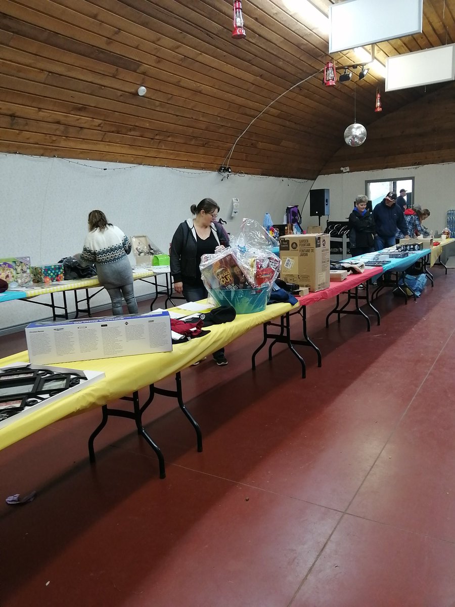 NOWMaconezie's tweet photo. I had the BEST TIME at the Mink Lake Family Autism Fundraiser! If you're in the area, check it out! It's WAYYY too cool! I'm headed back to reload! #1023NOWRadio #NOWTrucksicle
@NOWTrucksicle https://t.co/9UpYqqoabb