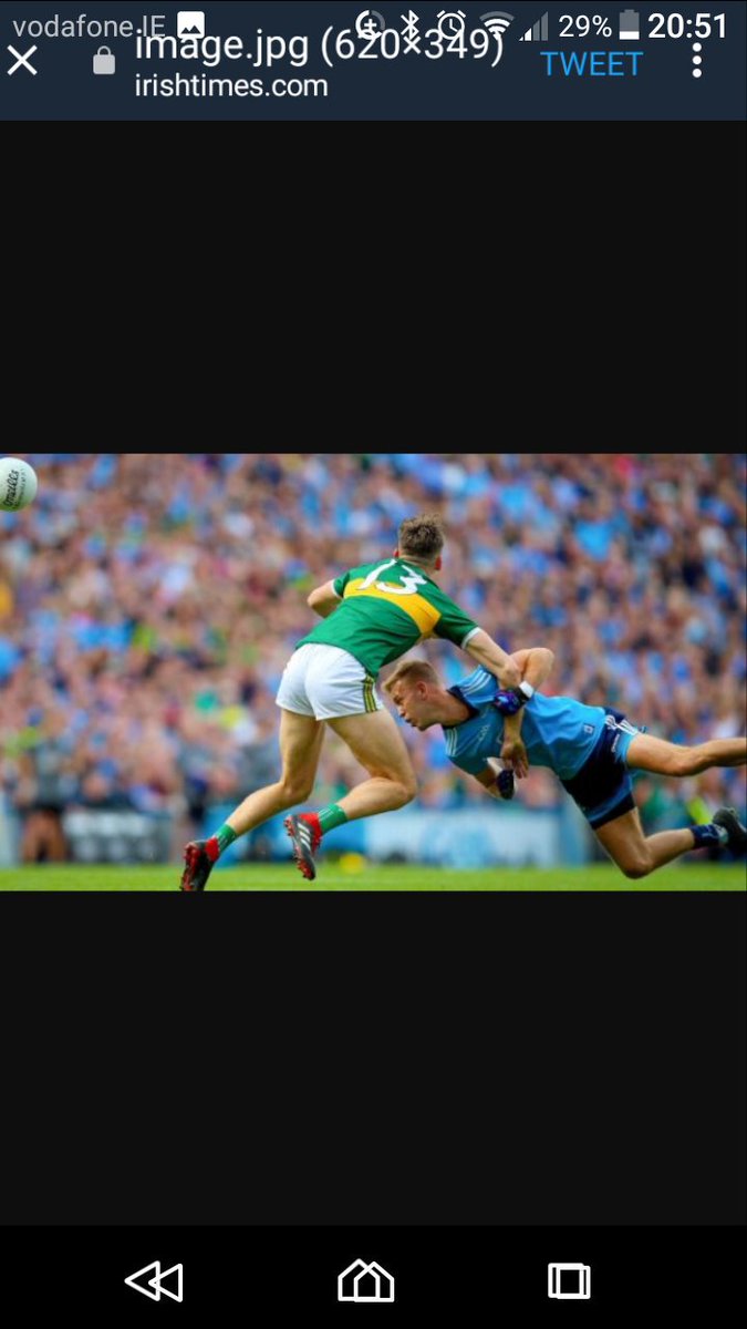 Another good angle for <a href="/JoeBrolly1993/">Joe Brolly</a> and <a href="/whelo35/">Ciaran Whelan</a>    #freeoutref 😂