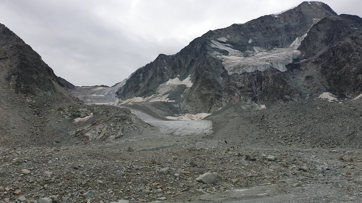 ProfPHaygarth's tweet photo. Day 3 #LECAlpine a hike upto 2700 m to sample water quality of glacial meltwater #lovelancaster #discoverlec https://t.co/E7OzaEGSpV