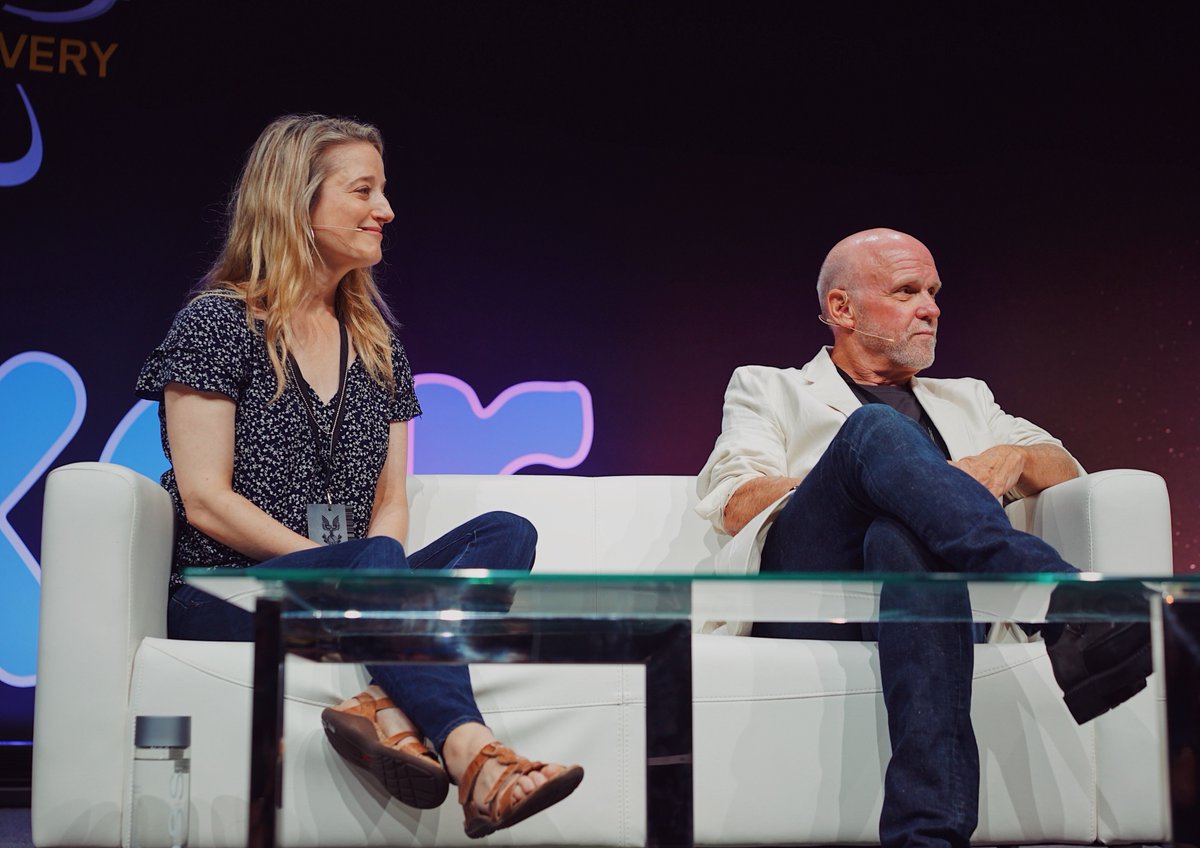 Join us at 1:30 PM on the Content Stage for "There’s Two of Us in Here Now" with Steve Downes and Jen Taylor. Hear from the voices of Master Chief and Cortana on voice acting, the Halo franchise and their work with the 343 Industries team. #HaloOutpost