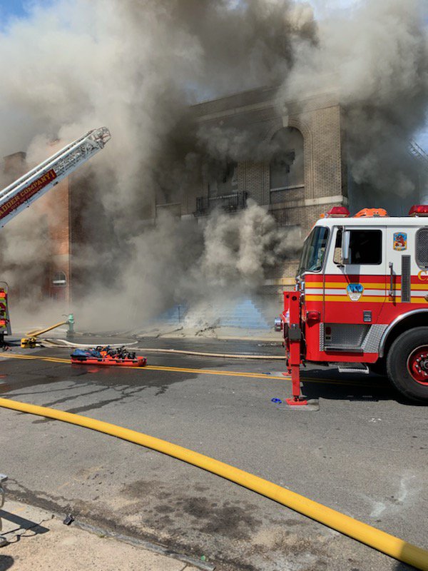 cfdlocal788's tweet photo. Camden City Fire Department's 4 Platoon with the help of Mutual Aid companies fighting a fire at 621 Kaighns Avenue in Camden  #pfanj #iaff https://t.co/GyoK8OzJ54