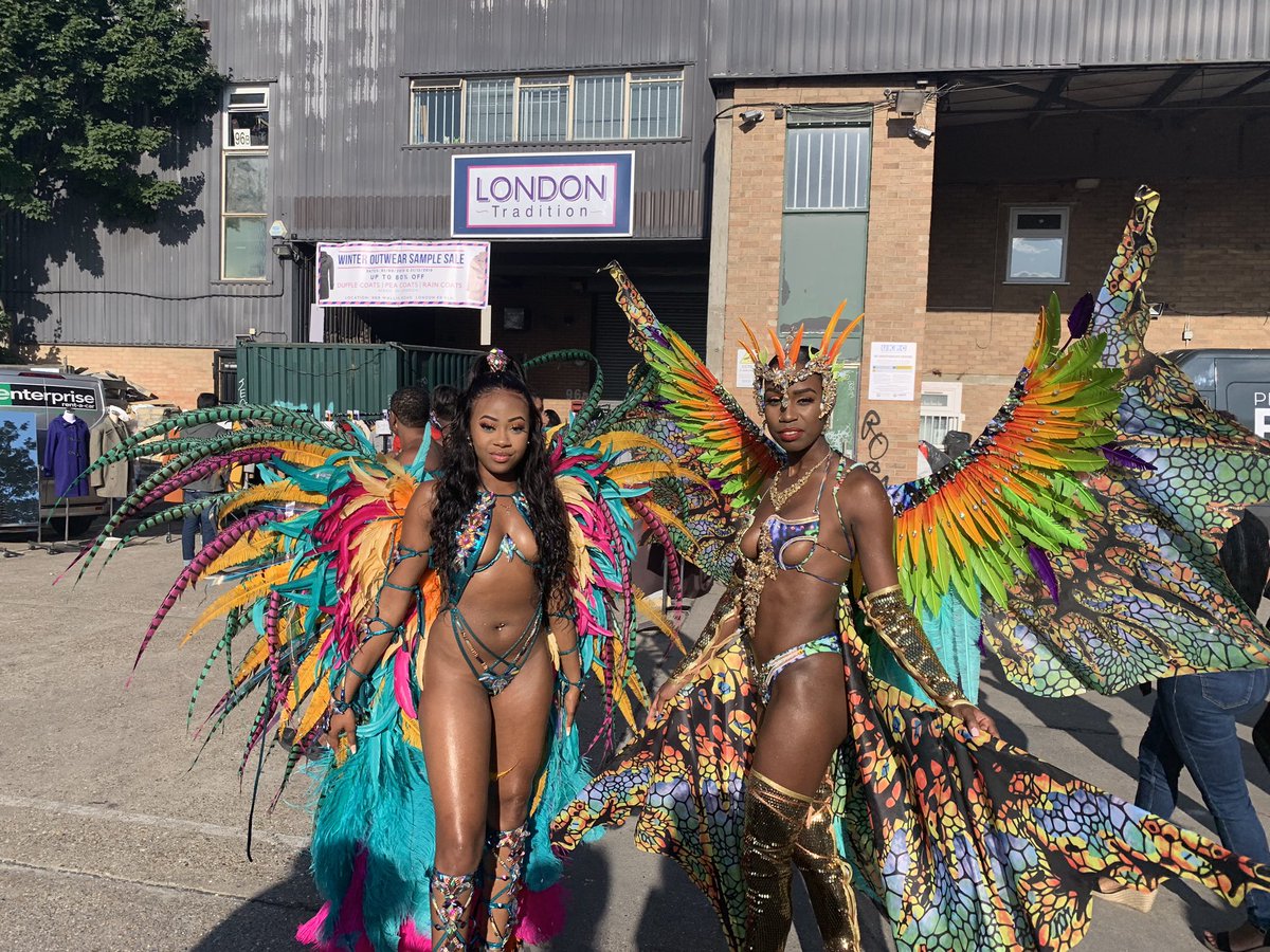 How have I never heard of Jerk Festival?! Amazing day with the fam @LondonJerkFesti @OriginalFlava_ @ThanyiaMoore @DaneBaptweets @calvinfrancis10 @BlakademikTV 💪🏾😍 #jerkfest2019 #thepxkitchen