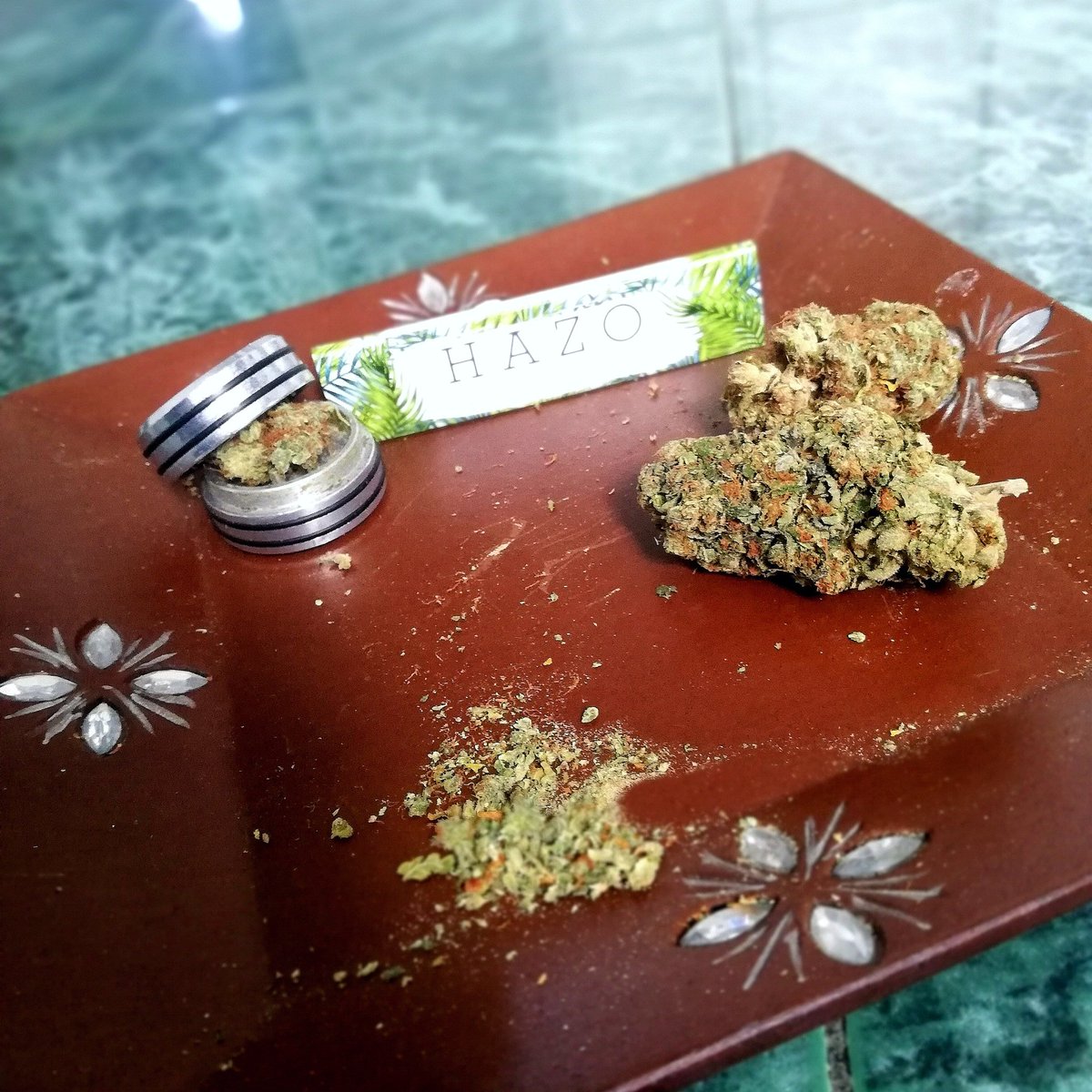 MJBlogCanada's tweet image. Taking advantage of the long weekend while the sun is still shinning. ✌️

#stonerfam #MJBlog #puffpuffpass #highlife #longweekend #IamCannabis #sundaymotivation #cannabis #cannabiscommunity #weed #marijuana #cannabisculture
#smokeweedeveryday #cannabiscanada #SundayFunday