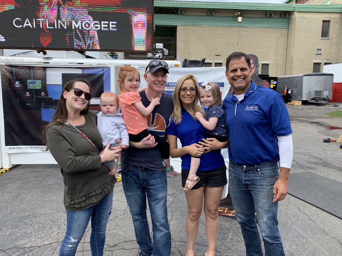 JMiller_315's tweet photo. It was so great for my family and I to catch up with my ol’ @CNYCentral family @LisaSpitzNews @BrandonRothCNY !! Love you guys! #AuntieLisa #UncleBrandon https://t.co/T8LgQIiXVM