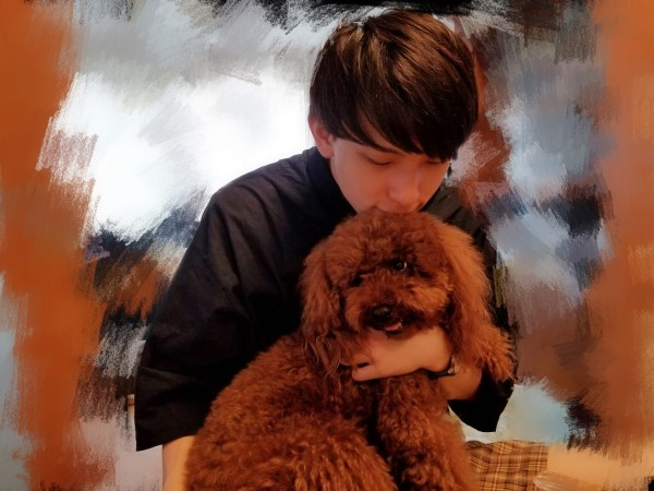 Youta is Paragon& #39;s mama and often cooks for the others. Tweets the weather forecast every morning. Does too many livestreams from the bath. Many of his posts include fanservice "imagine-me-as-ur-bf" scenarios. Often suggestive. Needs to be stopped from jokingly coming onto Nagi.