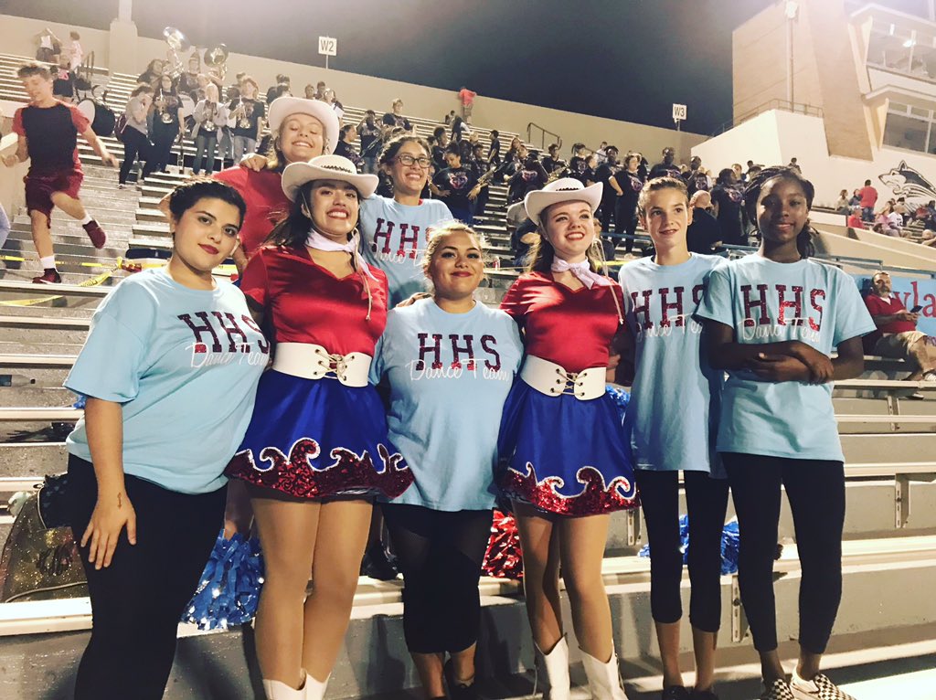Hirschi_HiLites's tweet photo. First official game day! Had a great time and were supper happy to meet our new friends the Graham Bella Blues!! #danceteam #FridayNightLights #iamwfisd #BeBold #HirschiHighSchool #Huskup https://t.co/w6VsjLfVez