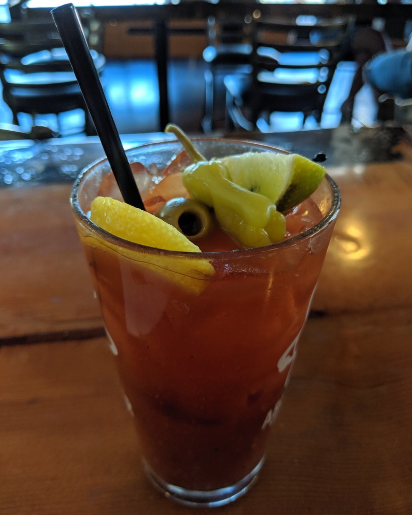 Sunday Funday starts at 10am with brunch! Bottomless mimosas and Bloody Mary's for only $15. Trivia starts at 11am. Come on down! #mellowfellowreno