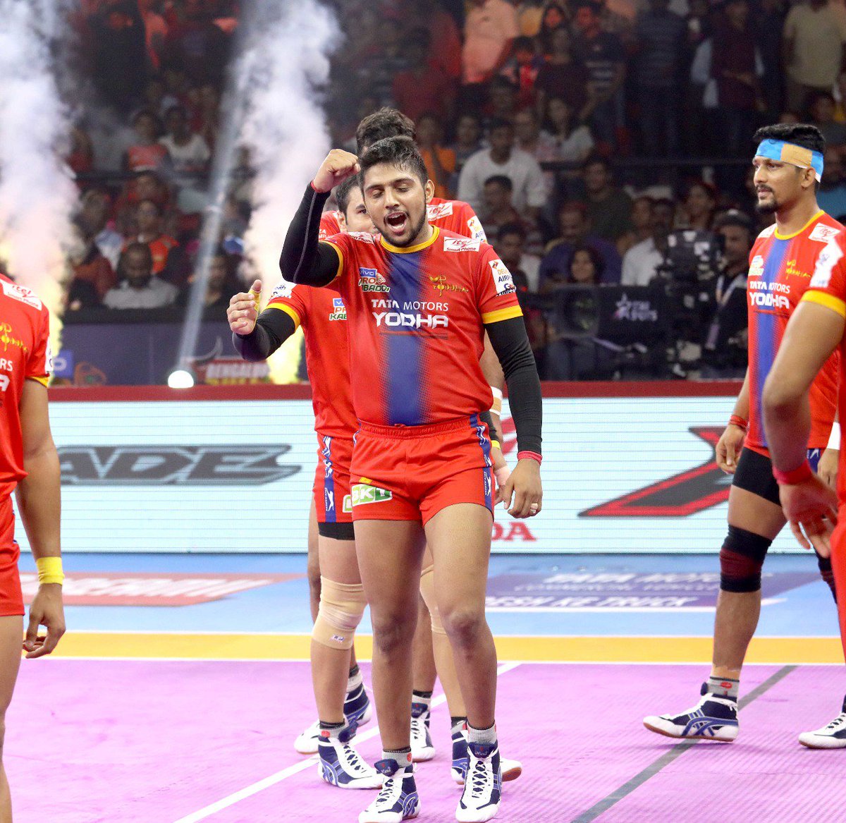 UpYoddhas's tweet photo. ๐ช๐ Nitesh's reaction is all of us tonight!
#SaansRokSeenaThok #YoddhaHum #IsseToughKuchNahi #GMR #VIVOProKabaddi #KhelKabaddi #UPvKOL https://t.co/0gDdi1kVzX